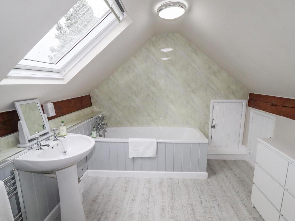 Lee House Cottage Cheddleton Экстерьер фото